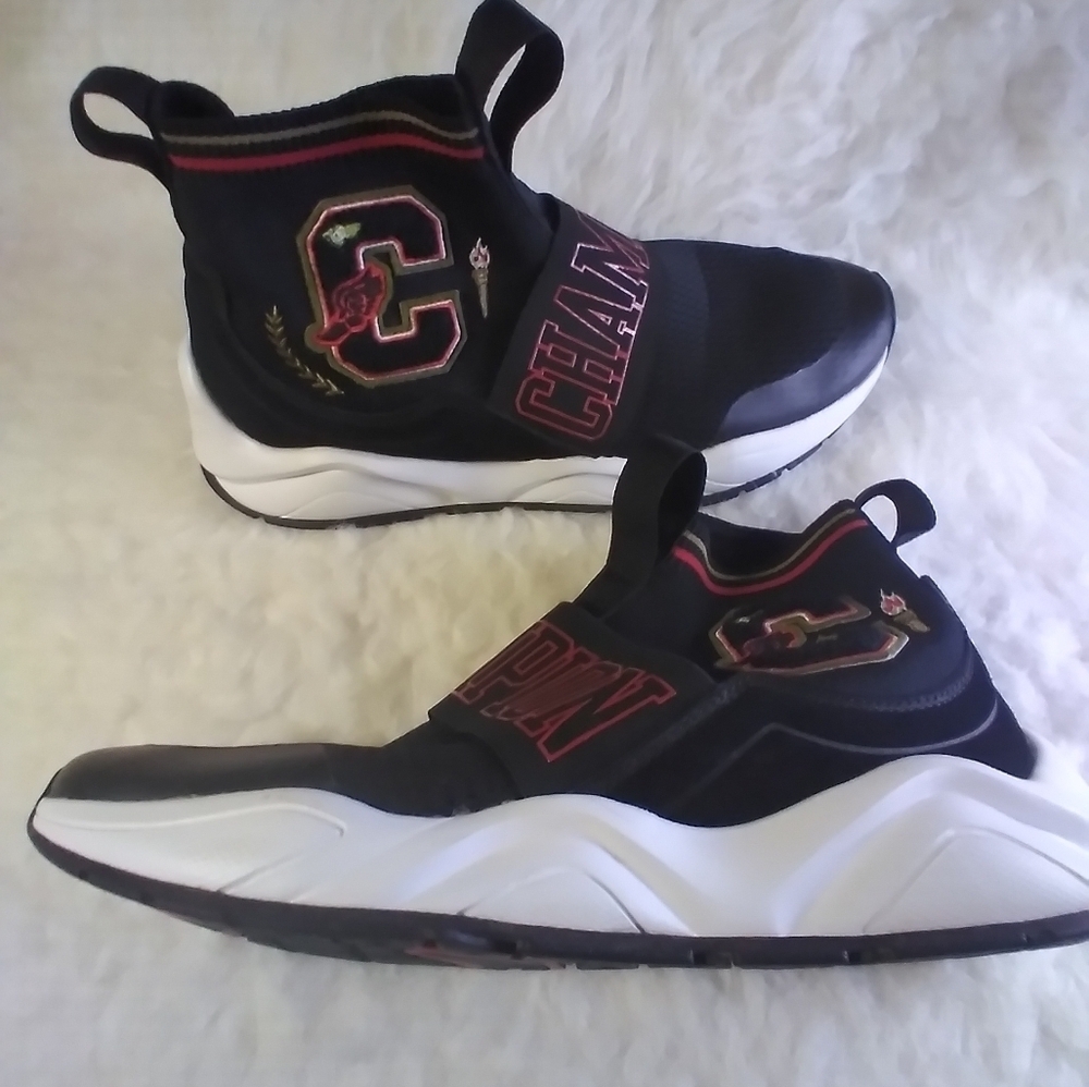 Champion sock style sneaker size 9M mens - Picture 8 of 8